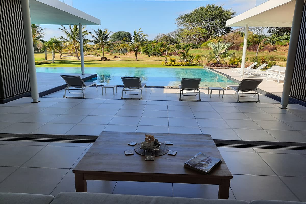 Vue Piscine et Lunge
