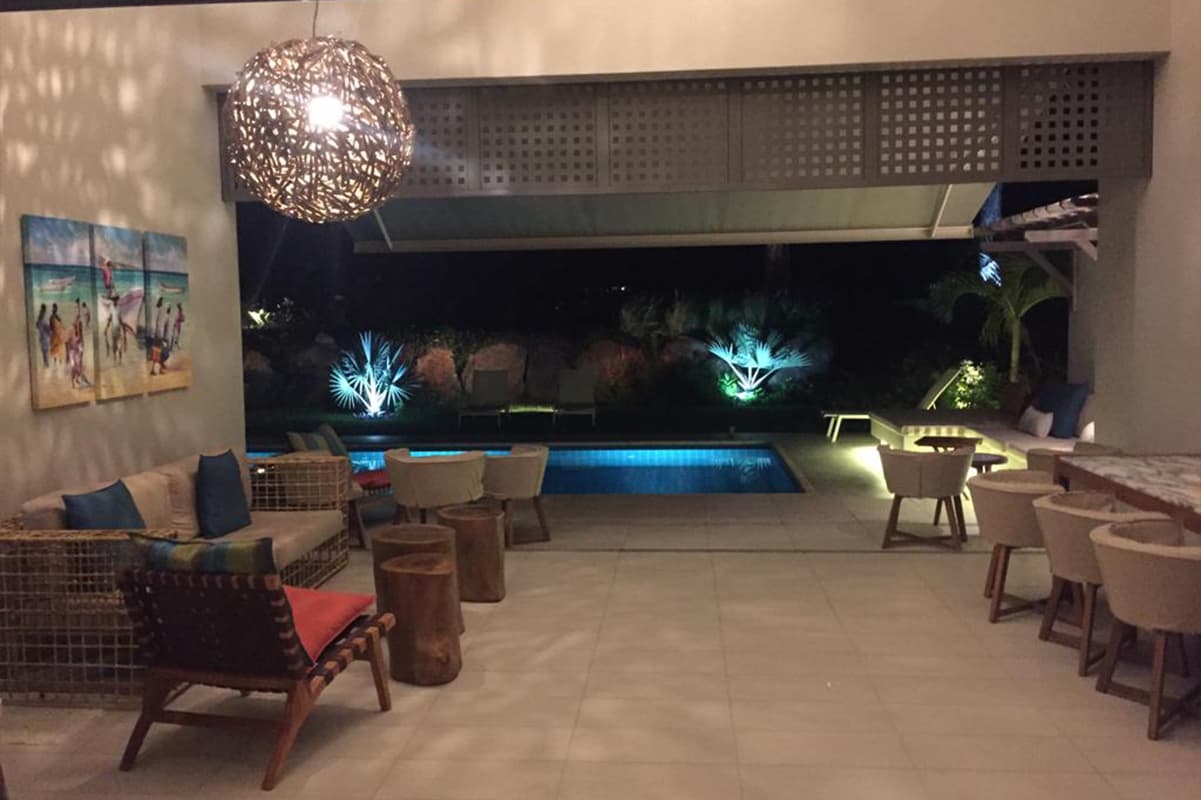 Villa Deep Forest Lunge