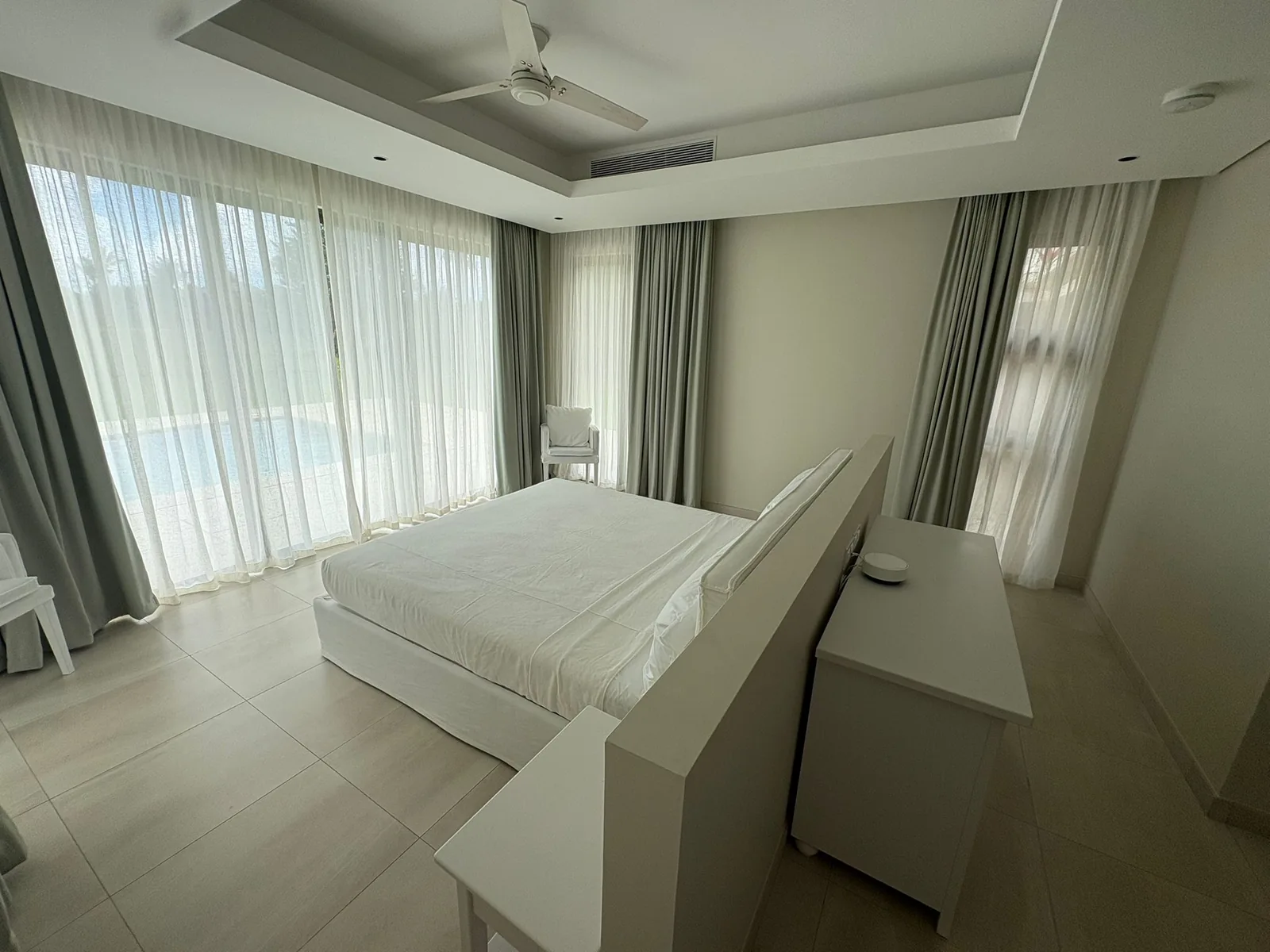 Villa Elysium — Double bedroom overlooking the pool
