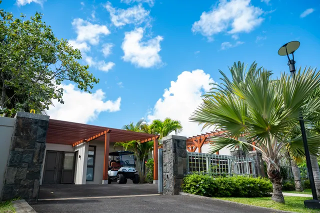 Villa Elysium — Villa entrance and stone gateway