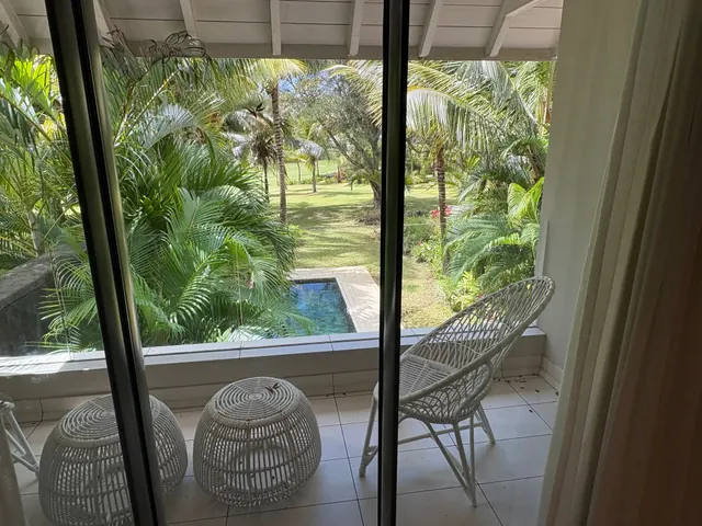 Villa Tiare — Balcony overlooking the garden