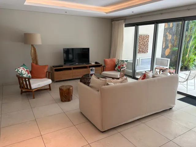Villa Tiare — Living room and terrace