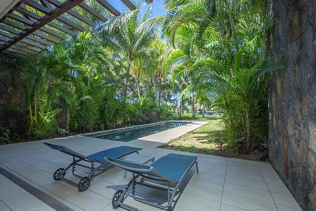 Villa Tiare, Piscine et transats