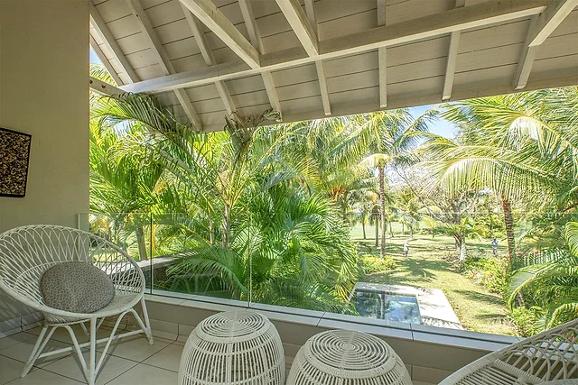Villa Tiare, Balcon et jardin tropical