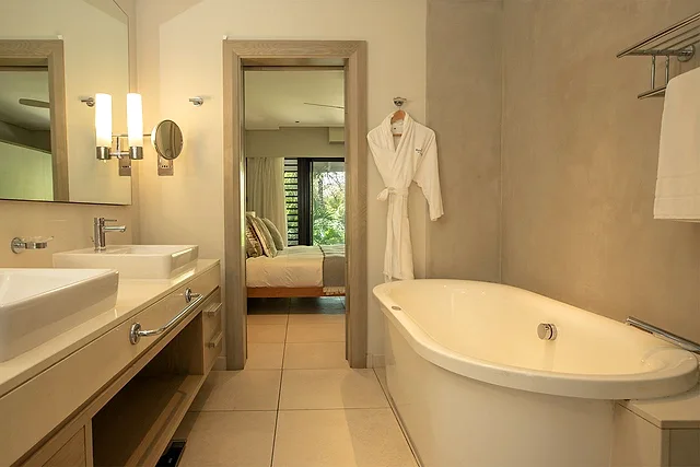Villa Tiare, Salle de bains avec baignoire