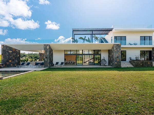 Rental of the 5-bedroom villa Pinnacle Point, at Anahita Golf Club, Mauritius